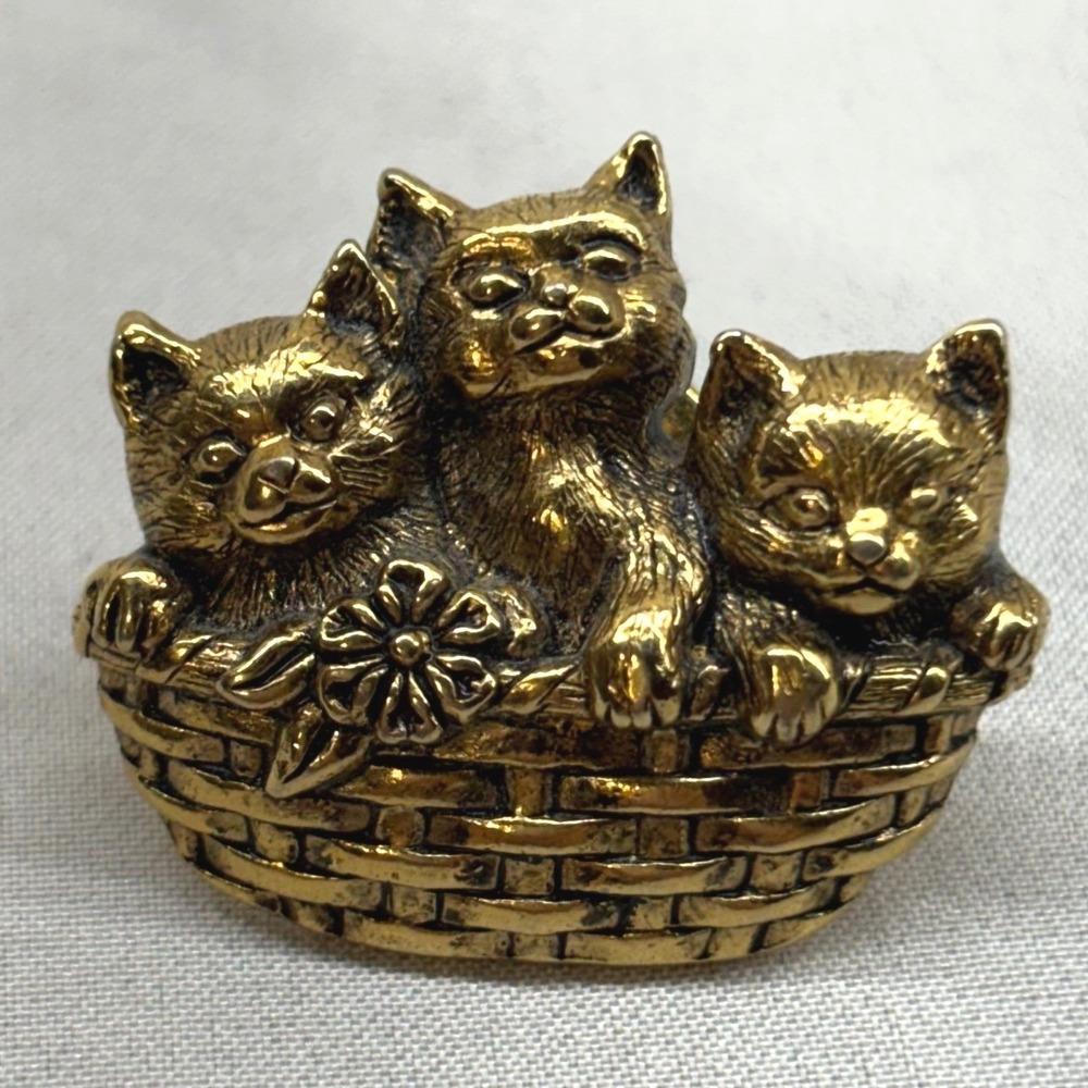 Unbranded Kitten Basket Pin Unisex OS Gold Excellent Vintage Animal Brooch